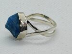 Sinise toorkiviga apatiit sõrmus hõbedaga