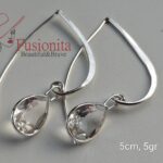 Pika konksu küljes mäekristallist tilk